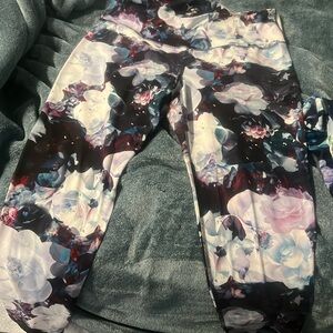 Two pair old navy 2x leggings